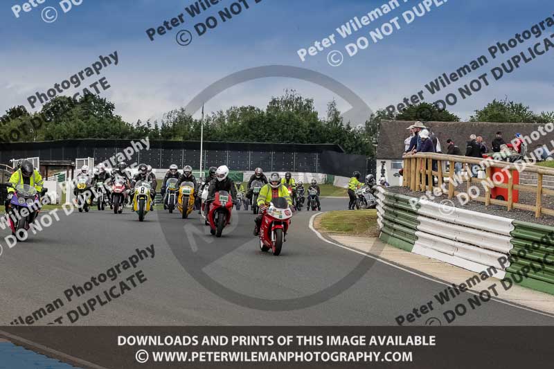 Vintage motorcycle club;eventdigitalimages;mallory park;mallory park trackday photographs;no limits trackdays;peter wileman photography;trackday digital images;trackday photos;vmcc festival 1000 bikes photographs